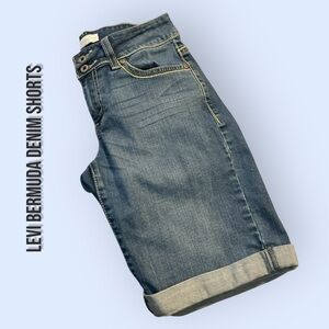 Levi's women's classic Bermuda jean shorts